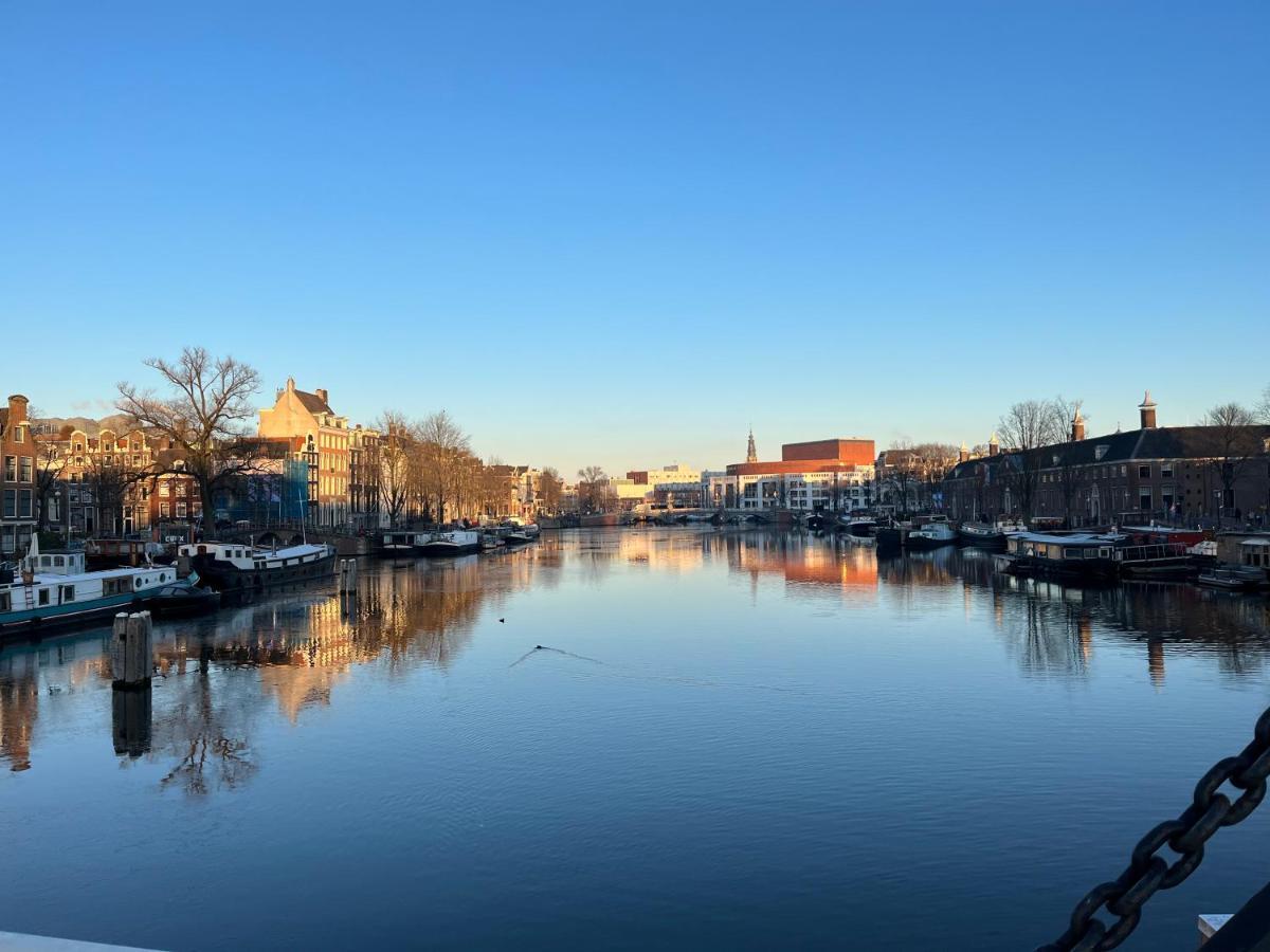 Skinny Bridge Houseboat Amstel View Amsterdam Exterior foto